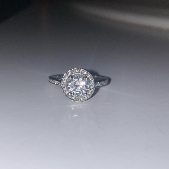 Sterling silver Diamonique Halo ring size 7.5 - Picture 3 of 9